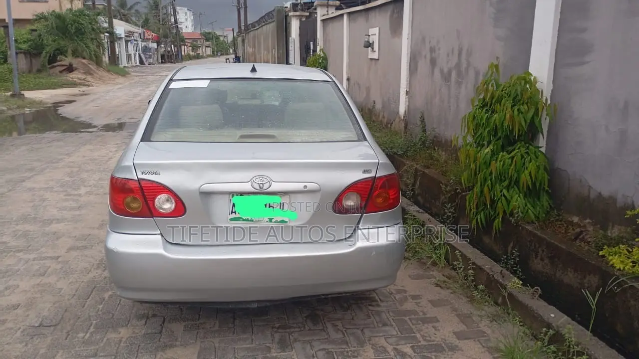 Toyota Corolla 2004 Silver