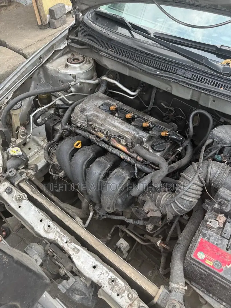 Toyota Corolla 2004 Silver