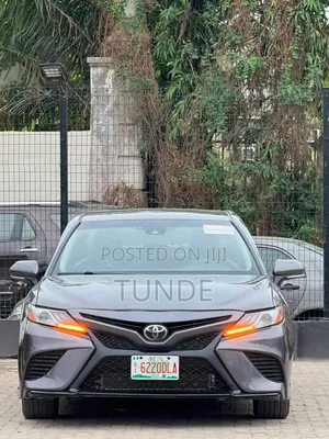 Toyota Camry 2018 Gray