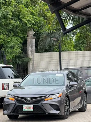 Toyota Camry 2018 Gray