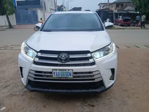 Toyota Highlander XLE V6 4x2 (3.5L 6cyl 6A) 2016 White