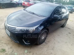 Toyota Corolla 2016 Black