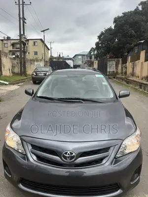 Toyota Corolla LE 4dr Sedan (1.8L 4cyl 4A) 2011 Gray