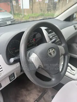 Toyota Corolla LE 4dr Sedan (1.8L 4cyl 4A) 2011 Gray