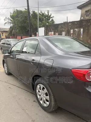 Toyota Corolla LE 4dr Sedan (1.8L 4cyl 4A) 2011 Gray