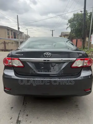Toyota Corolla LE 4dr Sedan (1.8L 4cyl 4A) 2011 Gray