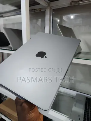 Laptop Apple MacBook Air 2024 M3 8GB Apple M3 SSD 512GB