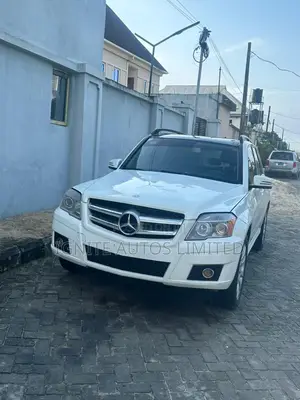 Mercedes-Benz GLK-Class 350 4MATIC 2011 White