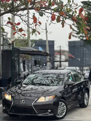 Lexus ES 350 FWD 2014