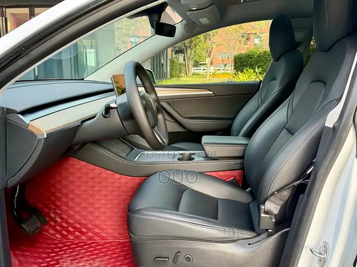 Tesla Model Y Standard Range RWD 2021 White