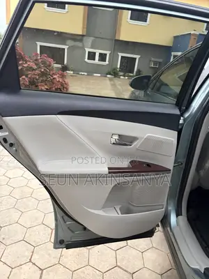 Toyota Venza AWD 2011 Green