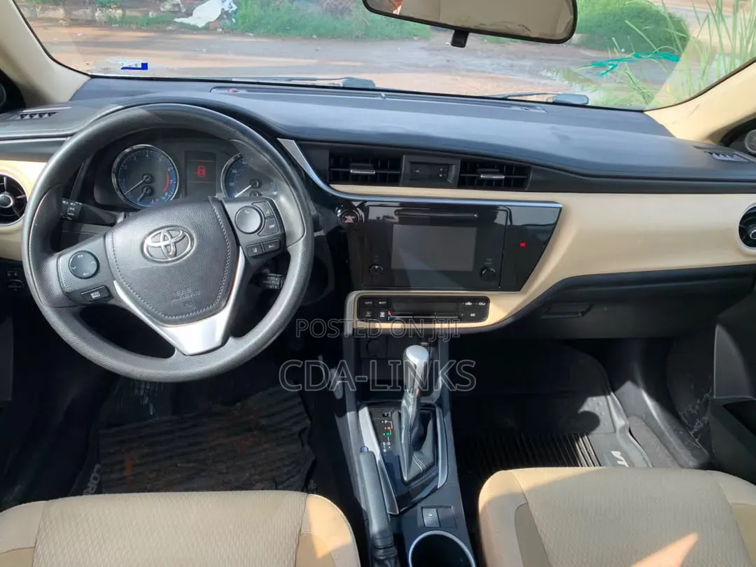 Toyota Corolla 2018 White