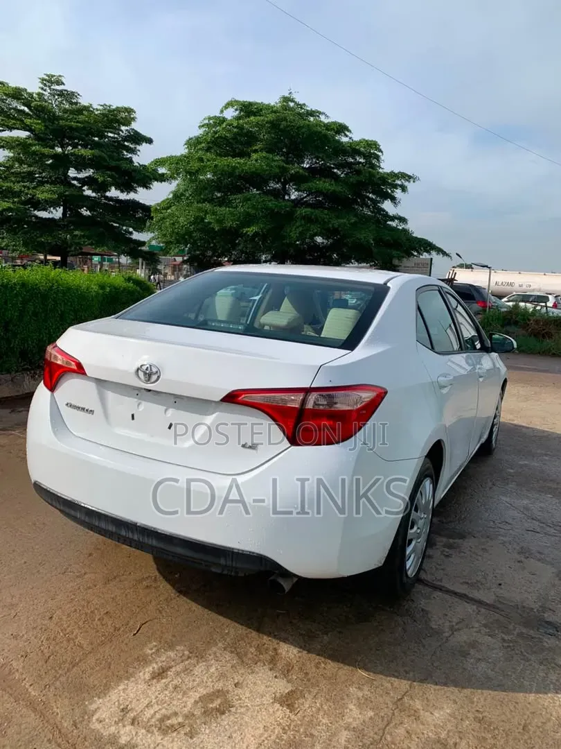 Toyota Corolla 2018 White