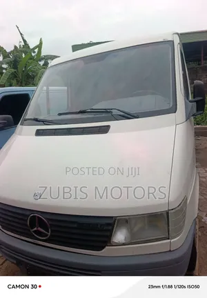 Mercedes-Benz Sprinter 2000 White