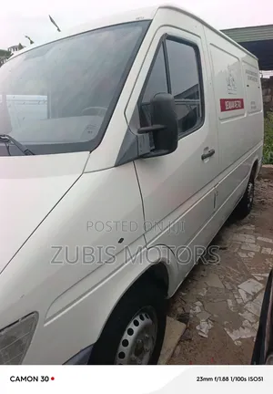 Mercedes-Benz Sprinter 2000 White