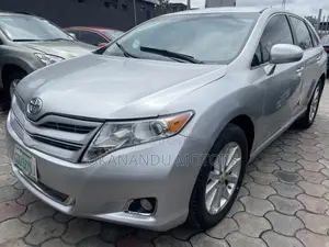 Toyota Venza AWD 2012 Silver