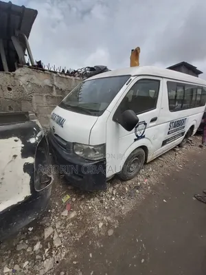 Toyota HiAce 2010 White