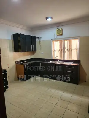 6bdrm House in Right Hand Side Of for rent