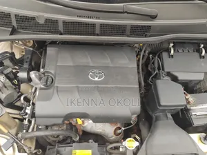 Toyota Sienna 2013 Gold