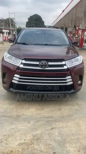 Toyota Highlander XLE 2019 Red
