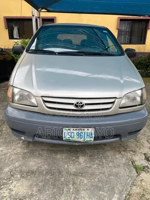 Toyota Sienna 2002 Silver