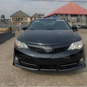 Toyota Camry SE 4dr Sedan (2.5L 4cyl 6A) 2013 Black