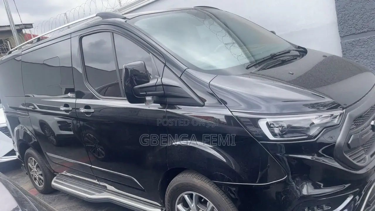 Ford Tourneo 2025 Black