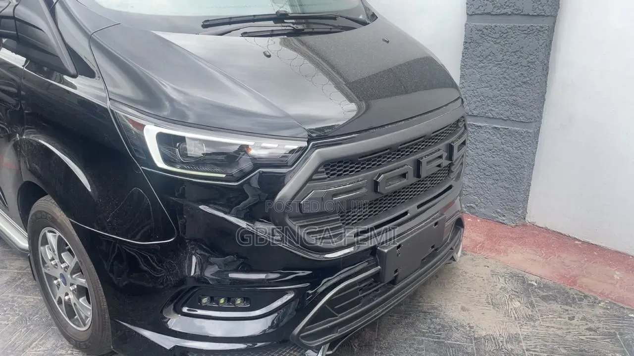 Ford Tourneo 2025 Black