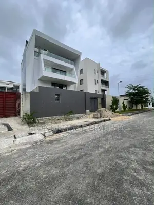 5bdrm Duplex in Banana Island for sale