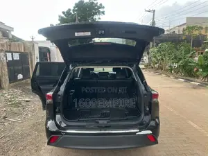 Toyota Highlander XLE AWD 2024 Black