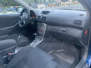 Toyota Avensis 2008 Blue