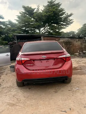 Toyota Corolla S 4dr Sedan (1.8L 4cyl CVT) 2014 Red