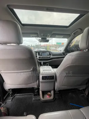 Toyota Highlander 2019 Silver