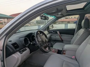 Toyota Highlander 2010 Silver