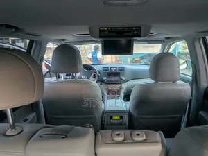 Toyota Highlander 2010 Silver