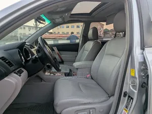 Toyota Highlander 2010 Silver