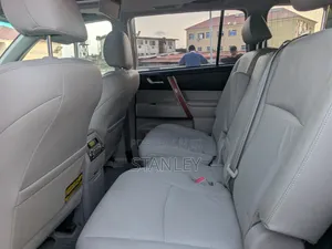 Toyota Highlander 2010 Silver
