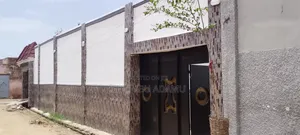 3bdrm House in Kuntau Junction, Gwale for sale