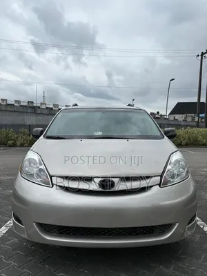 Toyota Sienna LE 2008 Gold