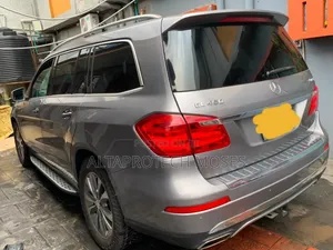 Mercedes-Benz GL-Class 2015 Gold