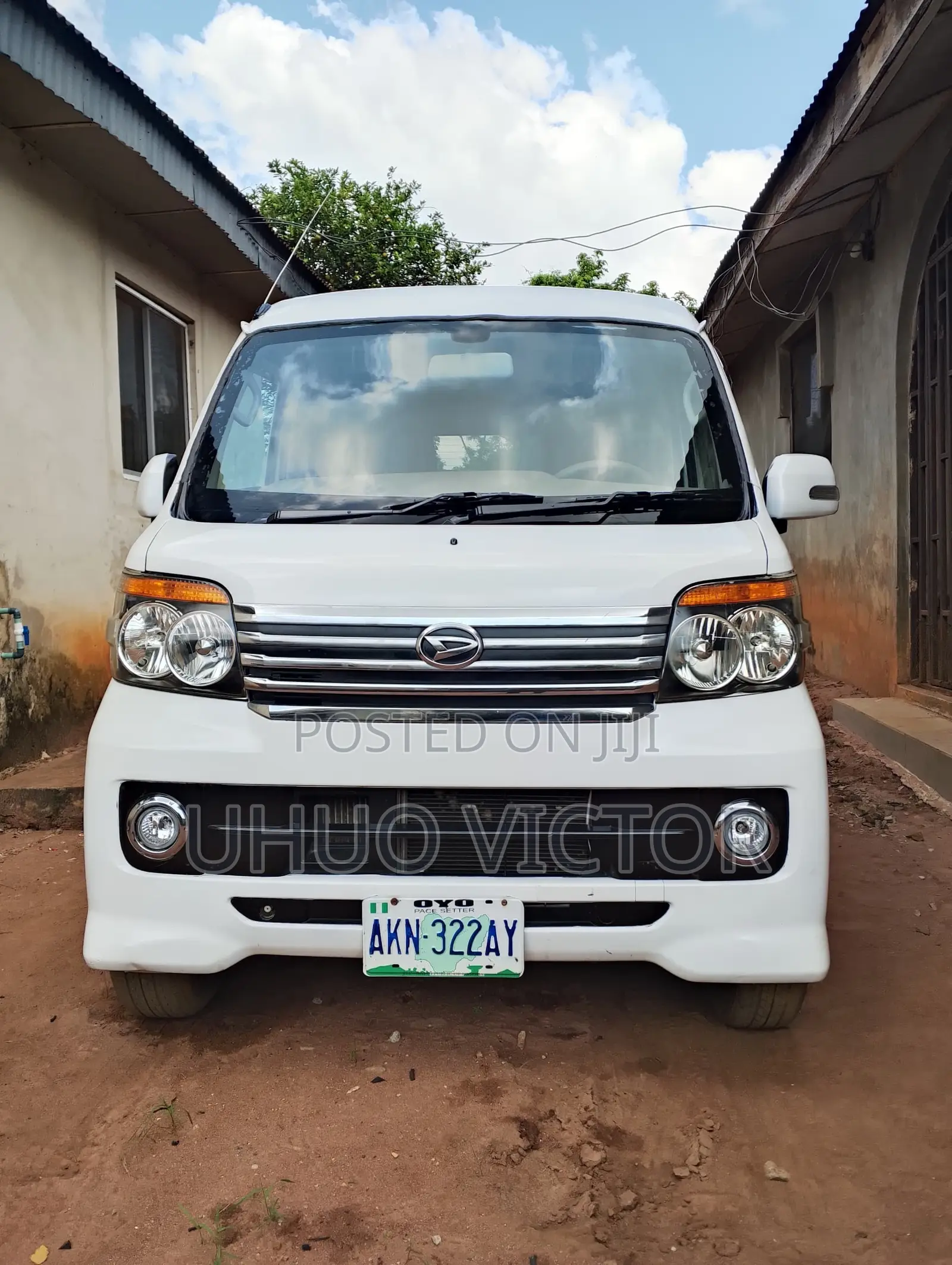 Daihatsu Hijet 2012 White