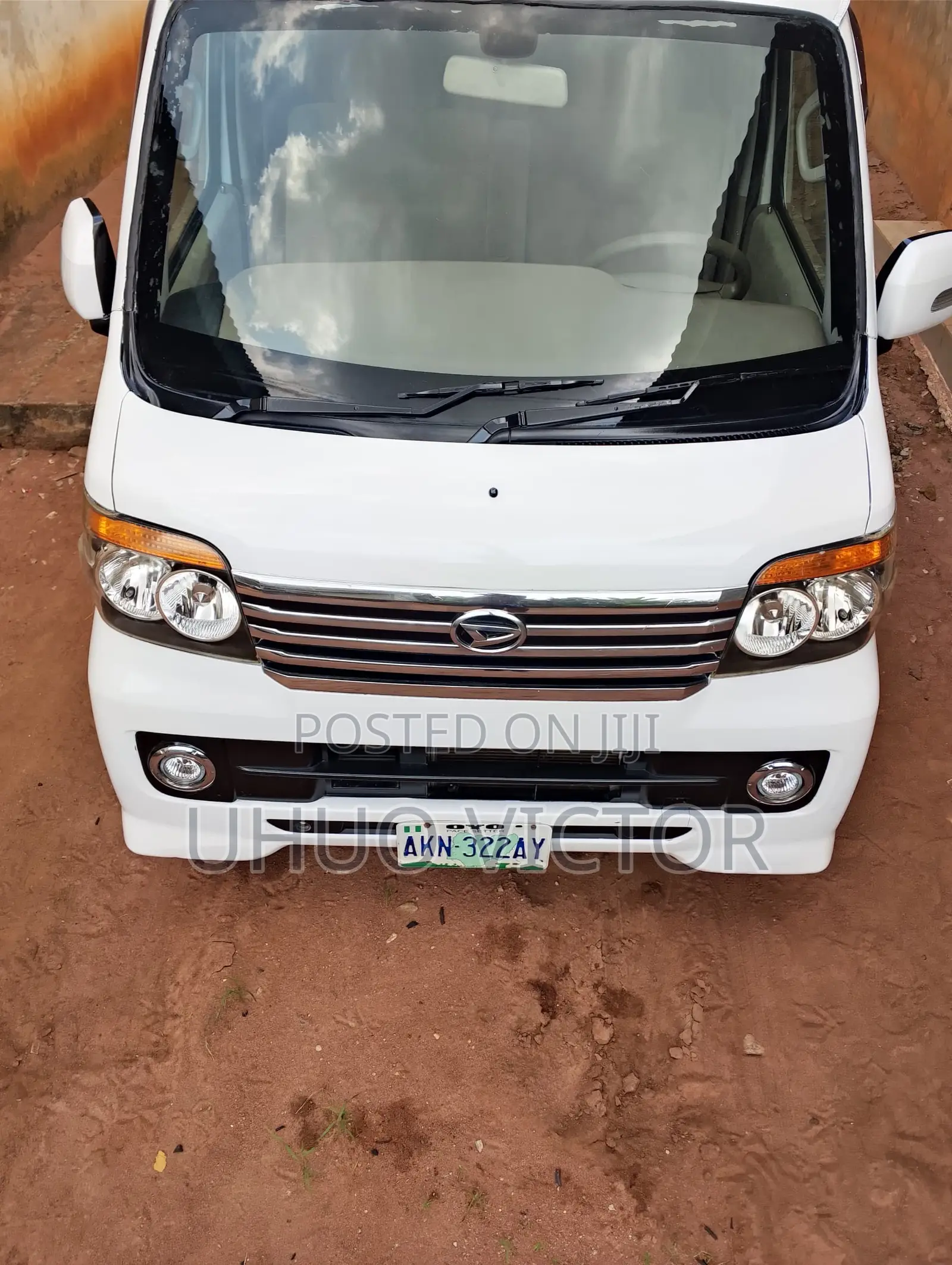 Daihatsu Hijet 2012 White