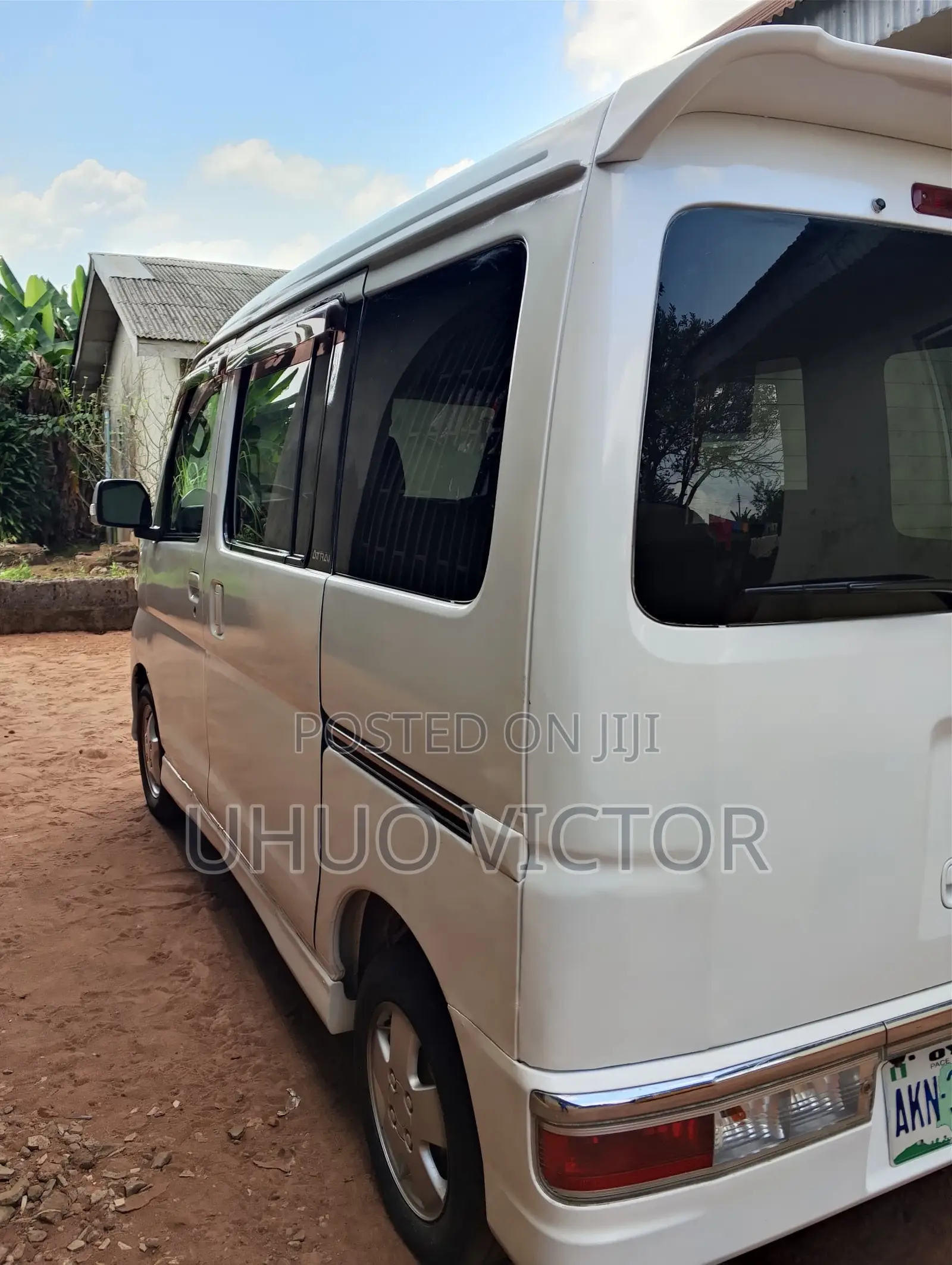 Daihatsu Hijet 2012 White