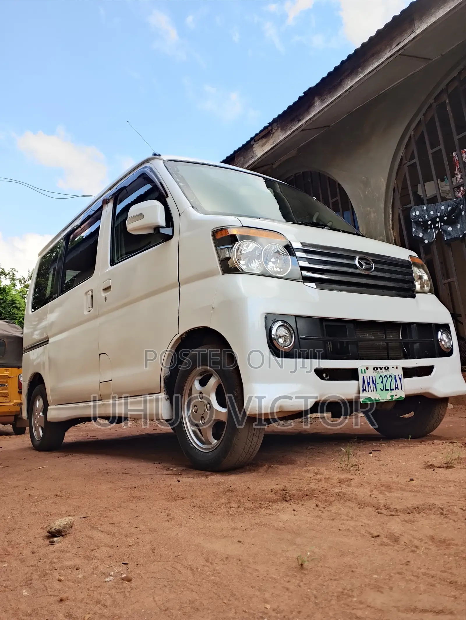 Daihatsu Hijet 2012 White