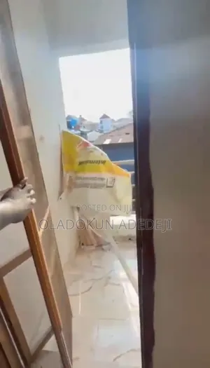 Furnished Mini Flat in Off Market Street, Shomolu / Shomolu for rent