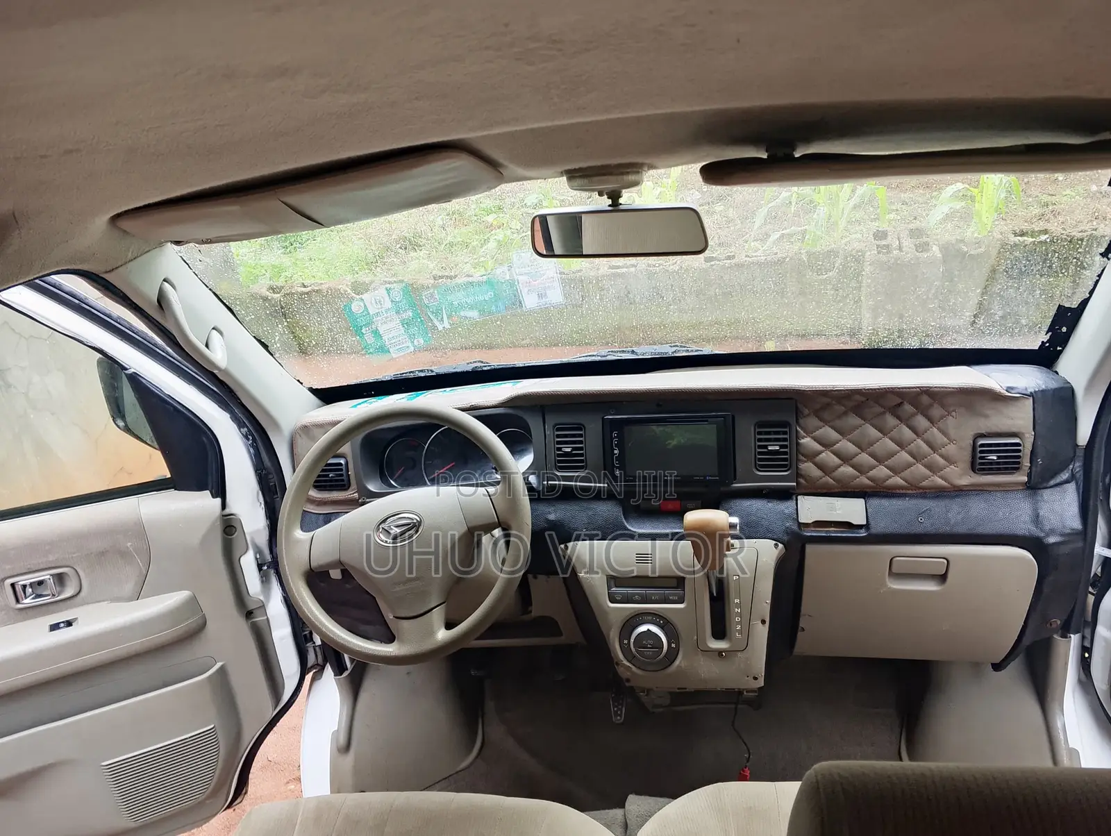 Daihatsu Hijet 2012 White