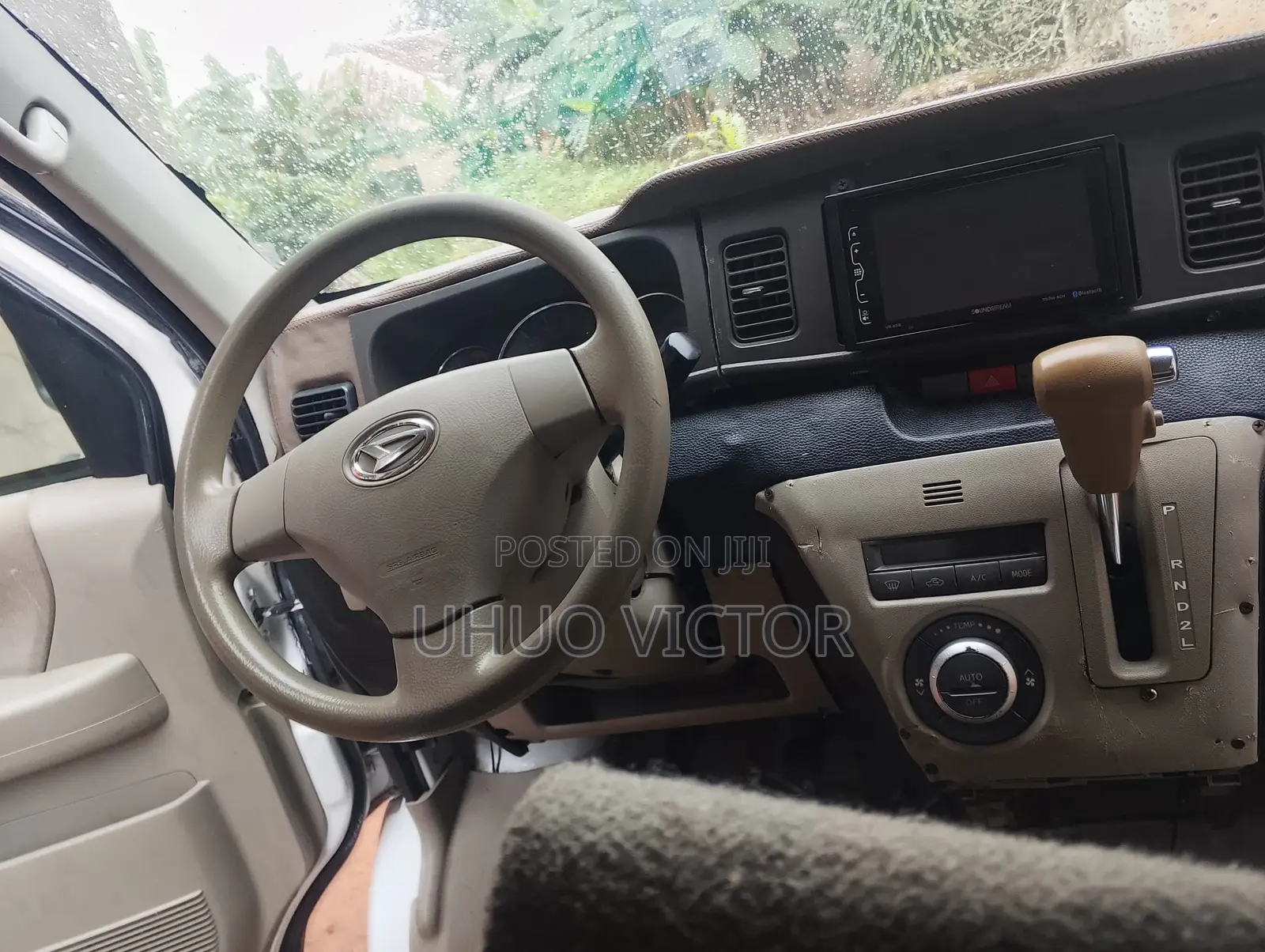 Daihatsu Hijet 2012 White