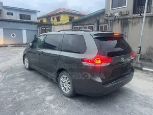 Toyota Sienna 2012 Gray
