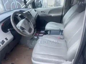 Toyota Sienna 2012 Gray