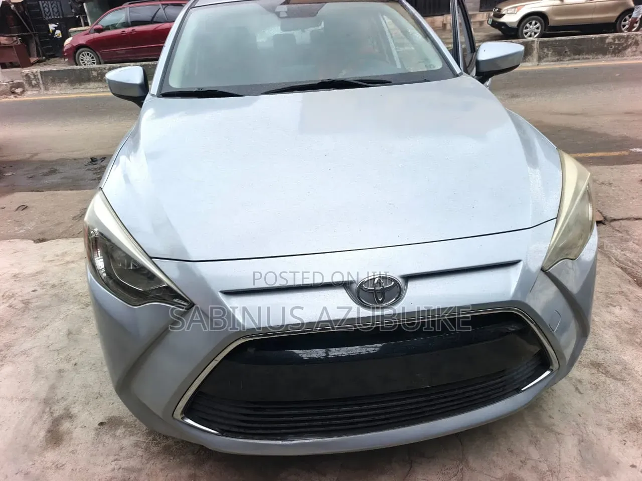 Toyota Yaris 2018 Silver